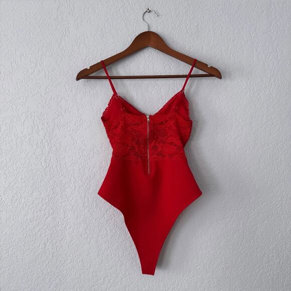 Faded Rose Red Lace Top Cut Out Bodysuit Size Small - Picture 3 of 7